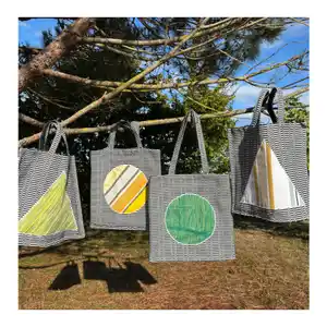 <p class="ql-align-center"><span style="color: rgb(49, 39, 131);" class="ql-size-large"> Collection de sacs "BALADE EN VILLE"</span></p><p class="ql-align-center"><br></p><p><sub style="color: rgb(2, 0, 12);">Un tissage sarde noir et blanc, des rayures colorées catalanes, du jacquard basque ; la réunion de 3 tissus traditionnels pour le sac BALADE EN VILLE.</sub></p><p>☑️ <sub style="color: rgb(2, 0, 12);">Ce sac a de grandes anses pour un porté épaule OU </sub></p><p>☑️ <sub style="color: rgb(2, 0, 12);">de petites anses pour un porté main. </sub></p><p><sub style="color: rgb(2, 0, 12);">Il a une taille intermédiaire, ni trop grand ni trop petit, et peut contenir tout ce dont à besoin pour une BALADE EN VILLE. A l'intérieur, une poche profonde mais pas trop, pour avoir sous la main l'essentiel.</sub></p><p><sub style="color: rgb(2, 0, 12);">Dimensions 43 X 43 cm</sub></p><p><sub style="color: rgb(2, 0, 12);">Tissu sarde fabriqué en Sardaigne.</sub></p><p><sub style="color: rgb(2, 0, 12);">Tissage Toiles du Soleil et Tissages Moutet fabriqués en France.</sub></p><p><sub style="color: rgb(2, 0, 12);">A partir de 80 €. </sub></p><p><sub style="color: rgb(2, 0, 12);">Selon le choix du tissage et le plan de coupe tous les sacs sont des pièces uniques. </sub></p>